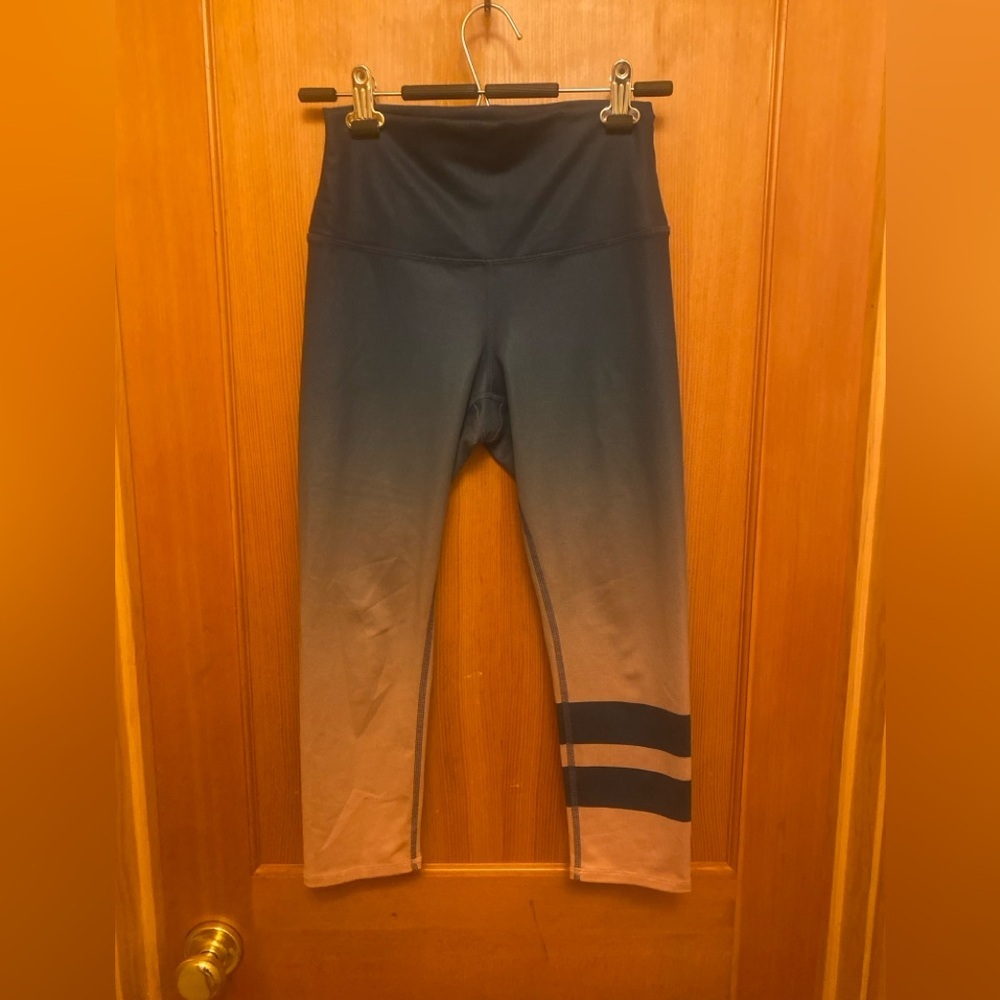 ALO High‎ Waist Airbrush Capris in Pink/Blue Ombre Size S - Picture 5 of 12